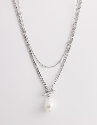 Asos Design Two Pack Of Necklaces With T-bar And Faux Freshwater Pearl Pendant In Metallic