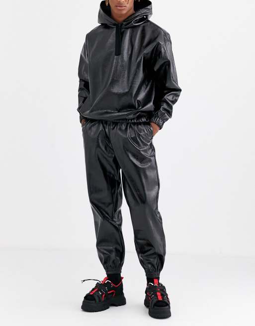 mens black tapered sweatpants