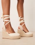 [ASOS DESIGN] ASOS DESIGN Tyra closed toe wedges in natural linen-Neutral 35 NATURAL
