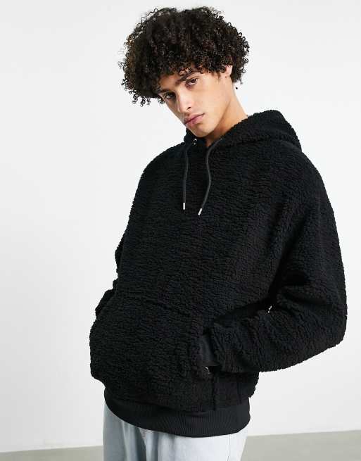 ASOS DESIGN – Übergroßer Kapuzenpullover aus schwarzem Kunstpelz, 2 von 4