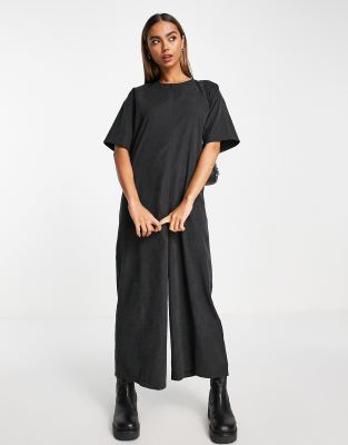 ASOS DESIGN - Übergroßer T-Shirt-Jumpsuit aus Cupro in Schwarz