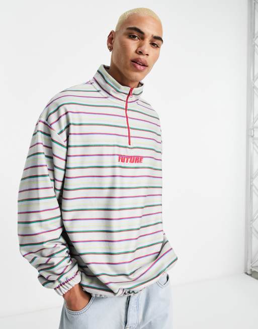 ASOS DESIGN – Übergroßes Festival-Sweatshirt aus Fleece mit kurzem Reißverschluss, Streifen und Print auf Brusthöhe