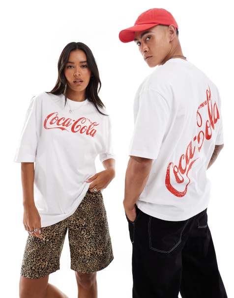 ASOS DESIGN – Übergroßes lizenziertes Unisex-T-Shirt in Weiß mit Coca-Cola-Print - view 1