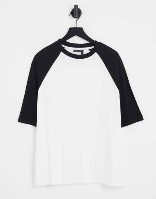 ASOS DESIGN – Übergroßes Raglan-T-Shirt in Weiß mit Kontrastärmeln in Schwarz