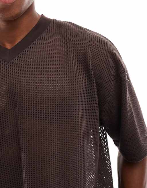 ASOS DESIGN – Übergroßes T-Shirt aus durchbrochenem Stoff in Braun mit V-Ausschnitt, 3 von 4