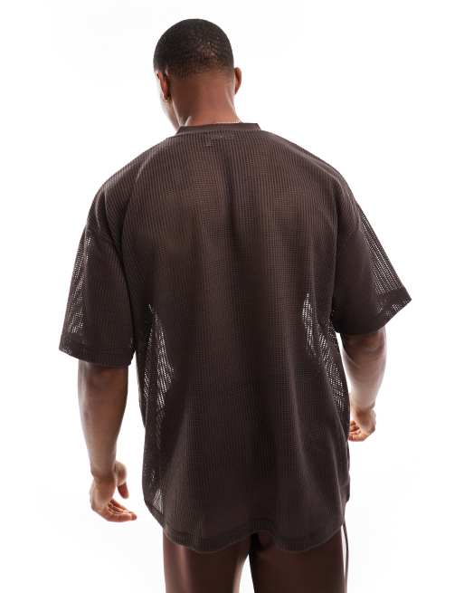 ASOS DESIGN – Übergroßes T-Shirt aus durchbrochenem Stoff in Braun mit V-Ausschnitt, 4 von 4