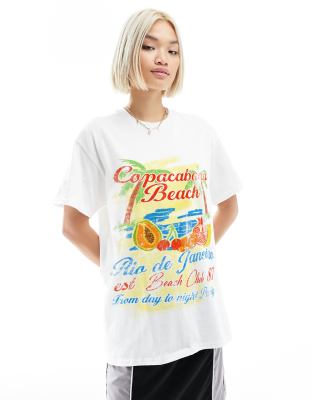 ASOS DESIGN - Übergroßes T-Shirt in Weiß mit Copacabana-Grafik