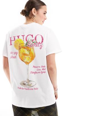 ASOS DESIGN - Übergroßes T-Shirt in Weiß mit „Hugo Spritz"-Grafik