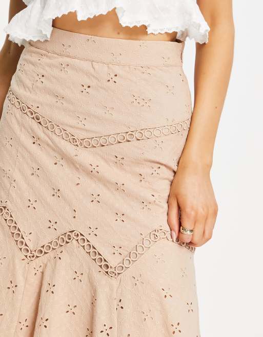 ASOS DESIGN - Uitlopende midirok met broderie inzetstuk in beige, 3 van 4