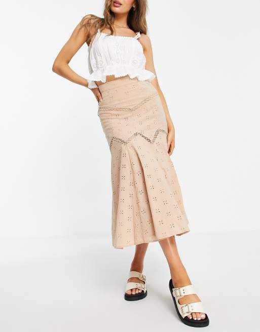 ASOS DESIGN - Uitlopende midirok met broderie inzetstuk in beige, 4 van 4