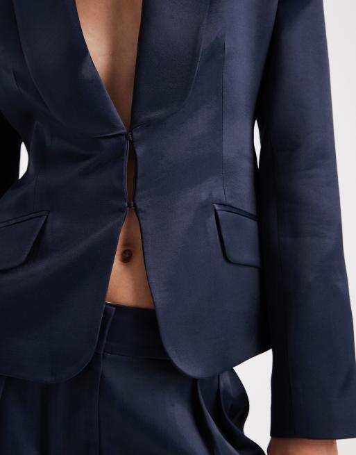 ASOS DESIGN - Ultimate - Blazer elegante da smoking strutturato in raso color blu navy in coordinato, 3 di 4