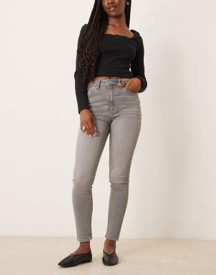 ASOS DESIGN - Ultimate - Eng geschnittene Jeans in Grau