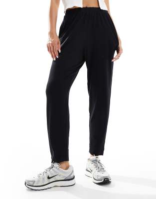 ASOS DESIGN - Ultimate - Jersey-Hose im Jogging-Stil in Schwarz