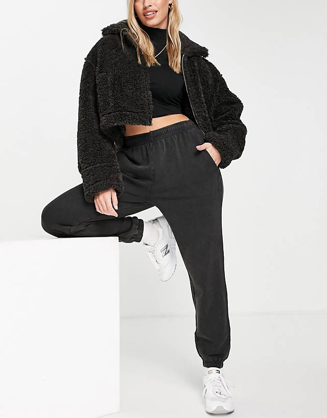 ASOS DESIGN - ultimate jogger in washed charcoal