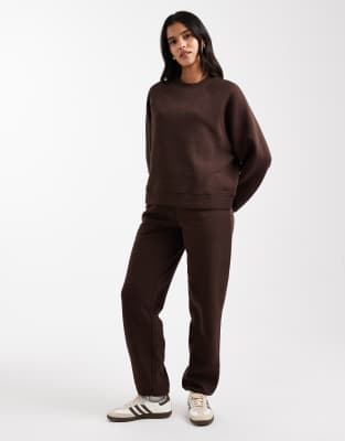 ASOS DESIGN - Ultimate - Jogginghose in Schokobraun mit weicher Innenseite und Bündchen-Brown