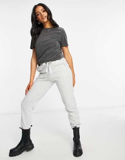 ASOS DESIGN – Ultimate – Mörkgrå t-shirt med rund halsringning och tvättad finish, 4 av 4