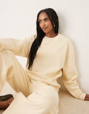 ASOS DESIGN - Ultimate - Oversize-Sweatshirt in Buttermilchgelb mit weicher Innenseite