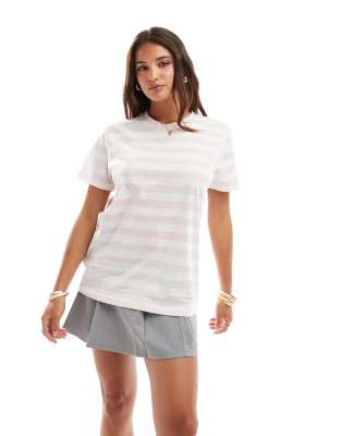 ASOS DESIGN - Ultimate - T-Shirt in gestreiftem Rosa mit Rundhalsausschnitt