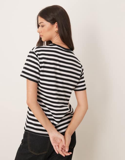 ASOS DESIGN - Ultimate - T-shirt med sorte og hvide striber, 4 af 4
