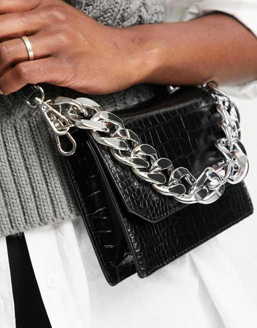 ASOS DESIGN – Umhängetasche in Kroko-Schwarz mit austauschbarem Kettenriemen, 3 von 4