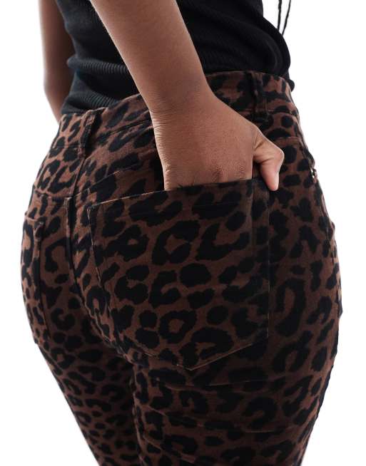 ASOS DESIGN – Uncut – Cord-Schlaghose mit Tierfellmuster und Ziernähten , 4 von 5