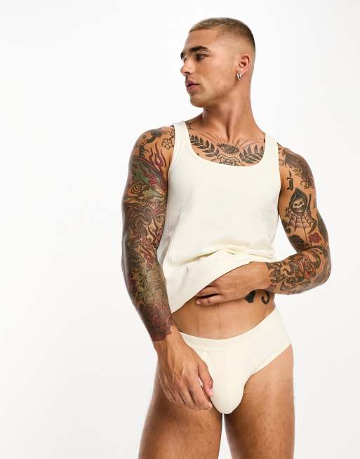 ASOS DESIGN - Undertøjssæt med briefs og undertrøje med firkantet hals i beige uregelmæssigt ribstrik