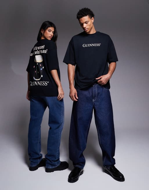 ASOS DESIGN - Uniseks oversized T-shirt met Guiness-kerstprint in zwart, 3 van 4