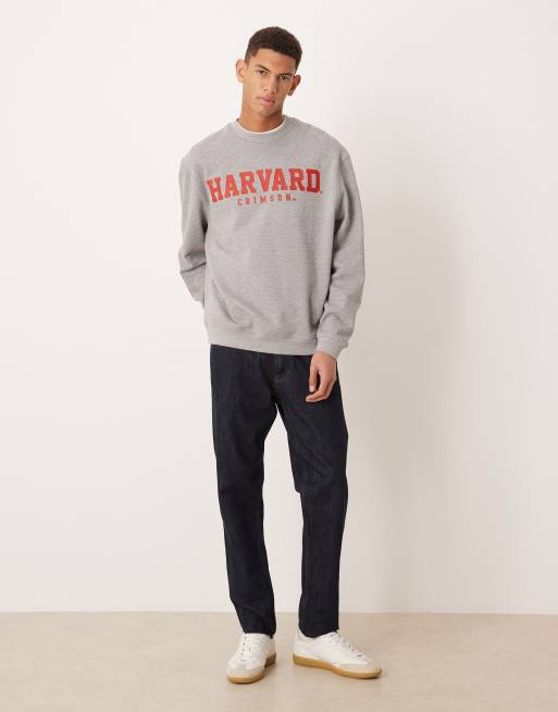 ASOS DESIGN - Uniseks ruimvallende sweater met 'Harvard' print in gemêleerd grijs, 2 van 5