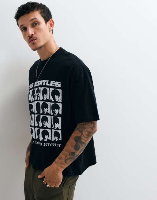 ASOS DESIGN Unisex Boxy Oversize-Lizenz-T-Shirt mit The Beatles-Prints in Schwarz, 4 von 5