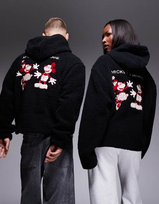 ASOS DESIGN Unisex – Disney – Czarna pudełkowa bluza oversize z kapturem ze sztucznego kożuszka i wyhaftowanym wzorem Myszki Miki i Minnie