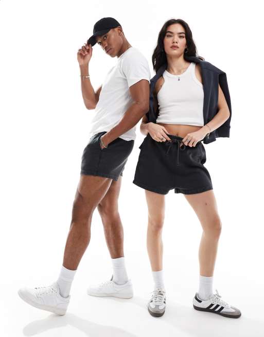 ASOS DESIGN - Unisex - Forvaskede sorte og korte slim-shorts