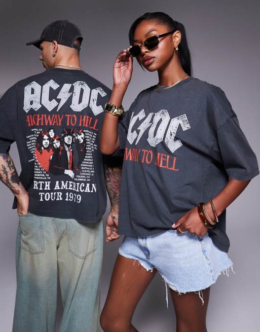 ASOS DESIGN - Unisex - Forvasket sort oversized firkantet T-shirt med AC/DC-turnéprint
