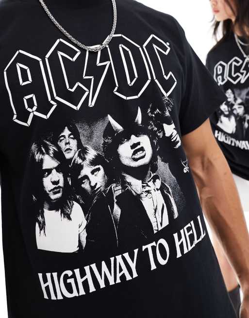 ASOS DESIGN unisex graphic licence t-shirt in black with AC/DC band print, 3 of 4