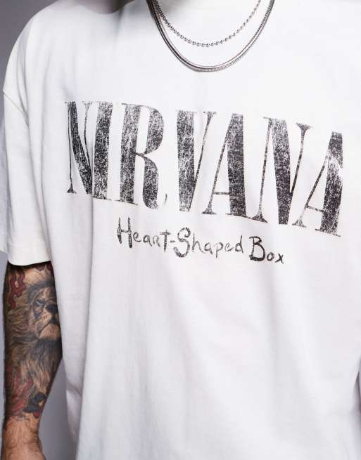 ASOS DESIGN - Unisex - Offwhite og oversized T-shirt med licenseret Nirvana-grafikprint og broderi, 3 af 4