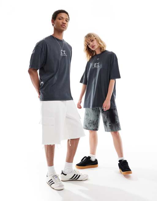 ASOS DESIGN – Unisex – Oversize-T-Shirt in verwaschenem Schwarz mit lizenzierten „E.T.“-Grafikprints, 2 von 4