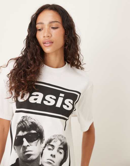 ASOS DESIGN unisex oversized licence t-shirt with Oasis front print in white, 4 of 4