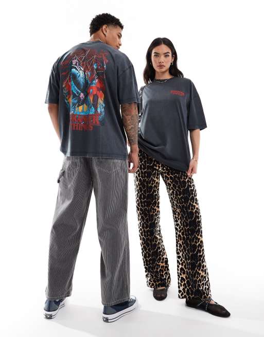ASOS DESIGN - Unisex - Oversized T-shirt i forvasket sort med licenseret Stranger Things-print