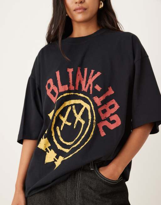 ASOS DESIGN unisex oversized t-shirt with Blink 182 print in black, 4 of 4