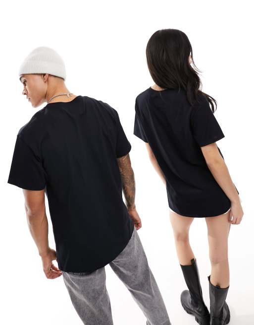 ASOS DESIGN – Unisex – Svart t-shirt med licenserat AC/DC-bandtryck, 4 av 4