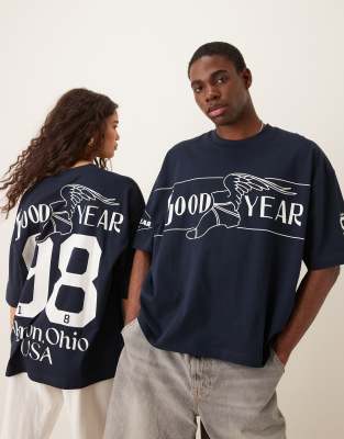 ASOS DESIGN - Unisex-T-Shirt in Marineblau mit „Goodyear"-Print und Oversize-Schnitt