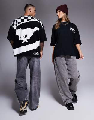 ASOS DESIGN - Unisex-T-Shirt in Schwarz mit extremer Oversize-Passform und „Ford Mustang"-Prints