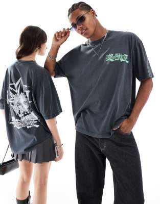 ASOS DESIGN - Unisex-T-Shirt in verwaschenem Schwarz mit „Yu-Gi-Oh"-Prints und Oversize-Passform