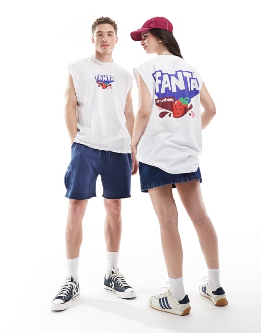 ASOS DESIGN – Unisex – Vitt linne i oversize med licenserat 'Fanta Strawberry'-tryck, 4 av 4