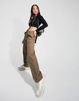 cargo trousers with belt loops