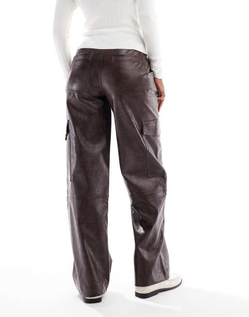 ASOS DESIGN – Utility-Cargohose aus Kunstleder in verwaschenem Schokobraun, 3 von 5