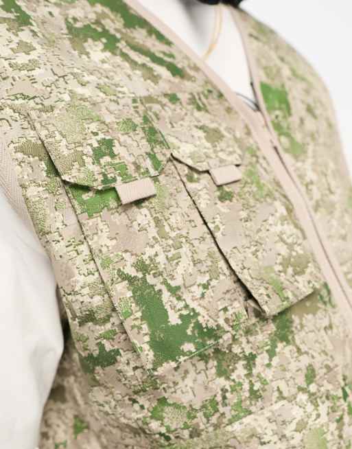 ASOS DESIGN utility gilet in camo print, 3 of 4