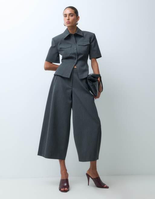 ASOS DESIGN utility tailored shirt in charcoal, 2 of 4