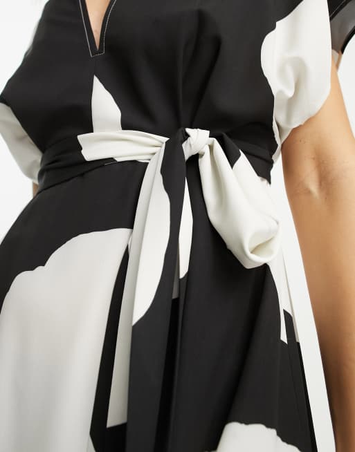 ASOS DESIGN V-neck belted midi dress in mono print | ASOS