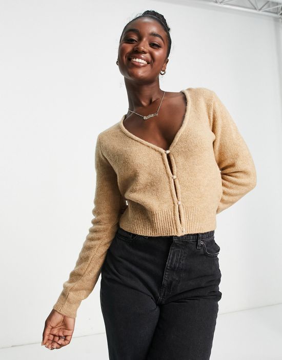 https://images.asos-media.com/products/asos-design-v-neck-cardigan-in-fluffy-yarn-with-faux-pearl-buttons-in-camel/203329300-3?$n_550w$&wid=550&fit=constrain