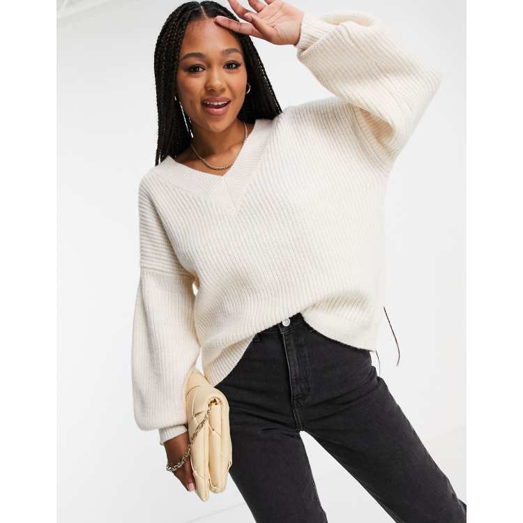 Fuzzy white 2024 v neck sweater